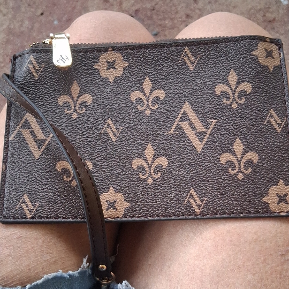 Adrienne Vittadini Wristlet